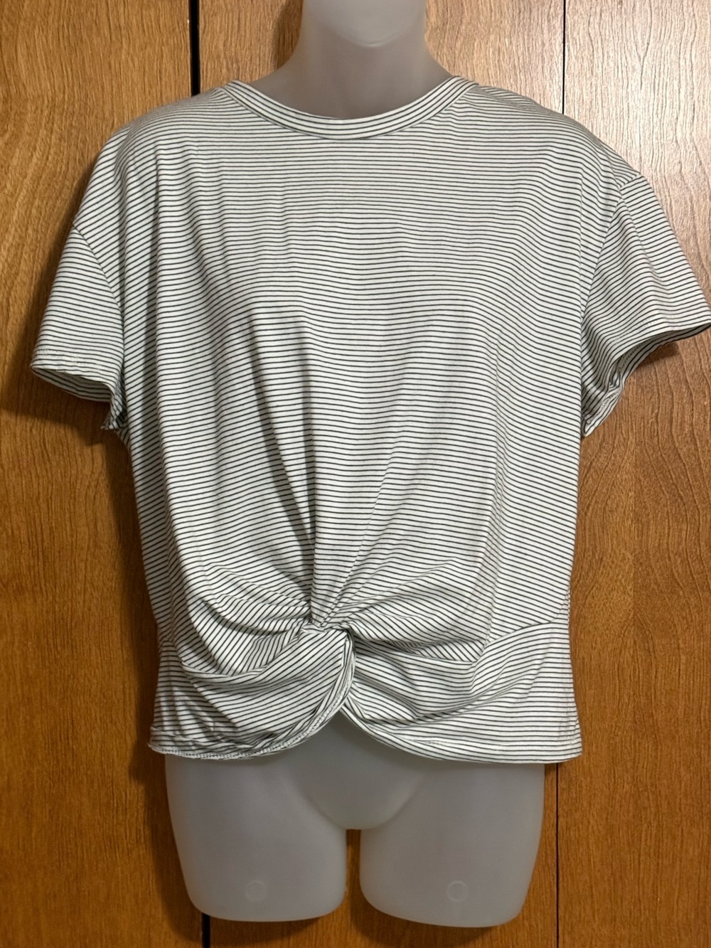 Lush White & Black Striped Short-Sleeve Crop Knot Tee XL NWOT